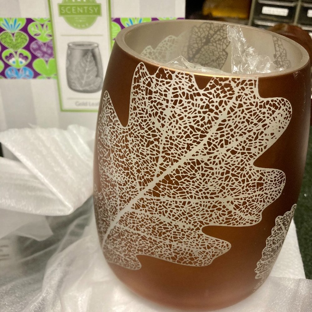 Scentsy Gold Leaf warmer -New in box